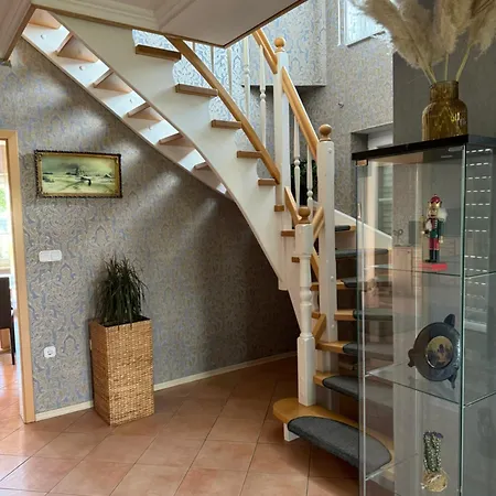Gaestehaus De La Rosa *